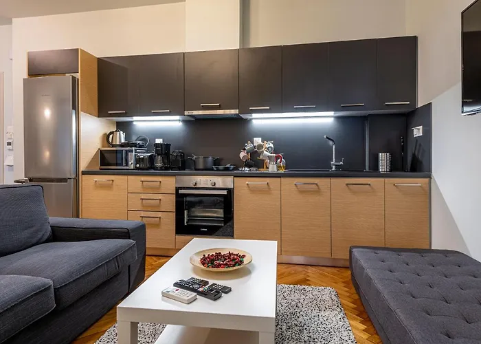 Modern 5Bd In The Heart Of
